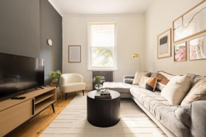 The Abinger Place - Inviting 2BDR House with Study Room & Garden